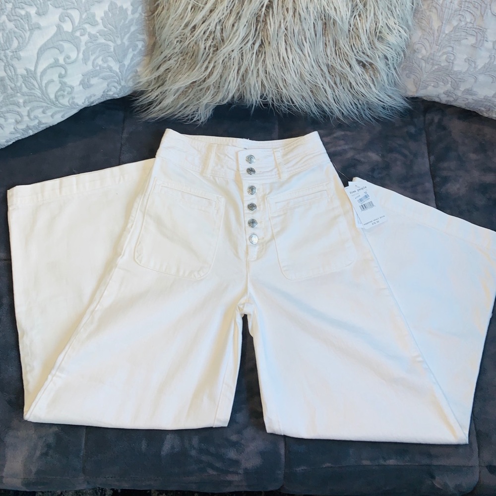 Free People White high waisted cropped jeans